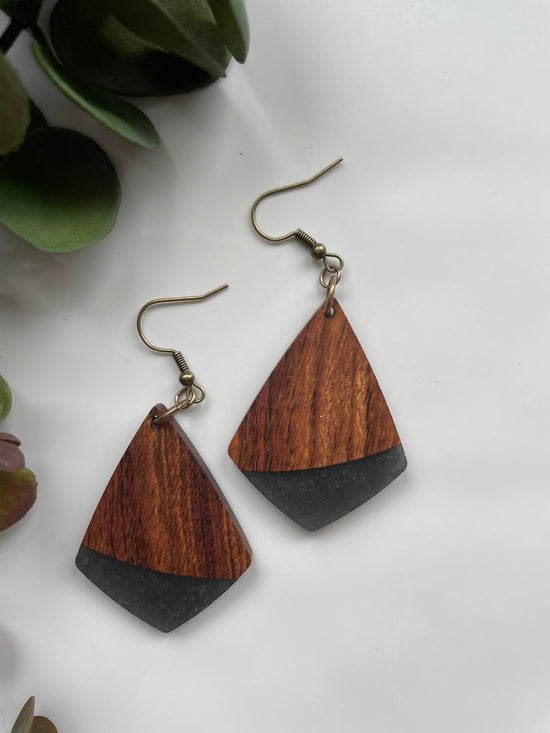 Load image into Gallery viewer, Summit Earrings
