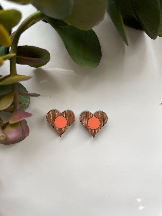 Load image into Gallery viewer, Tiny Heart Post Earrings
