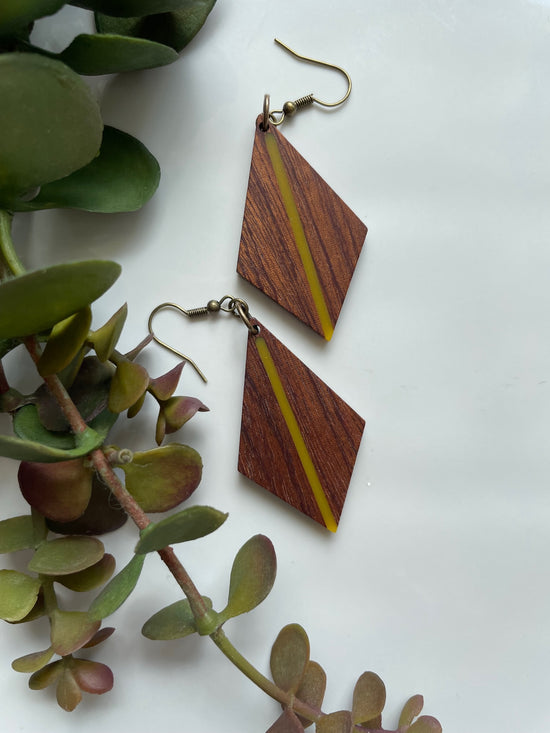 Load image into Gallery viewer, Harmony Earrings
